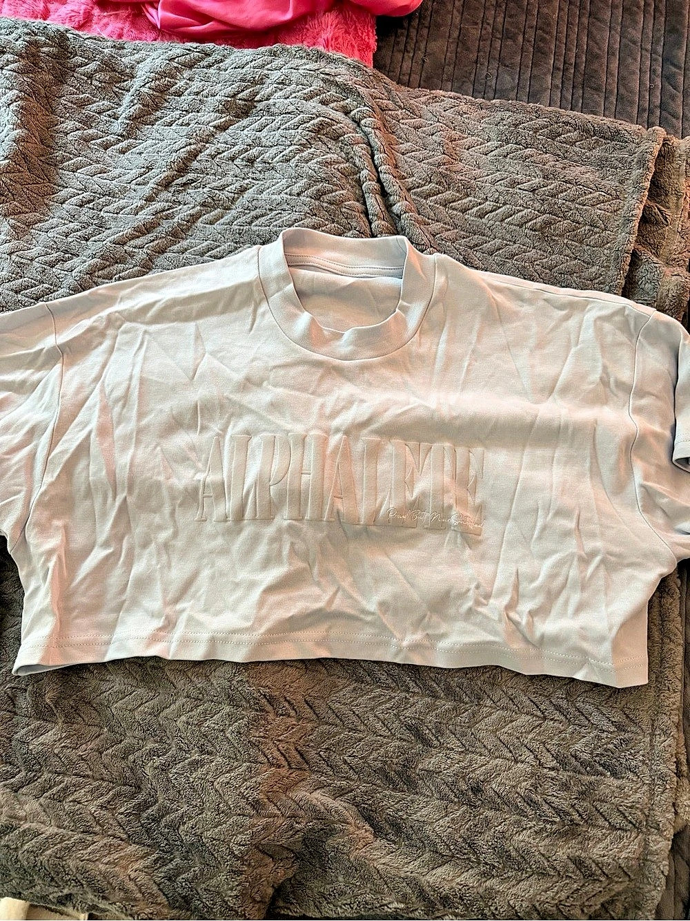 Alphalete Embossed Logo Crop Tee blue